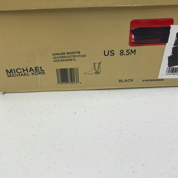 MICHAEL KORS
Women's Kinlee Leather Studded Pull-On Chelsea Booties Sz 8.5 - Picture 10 of 12